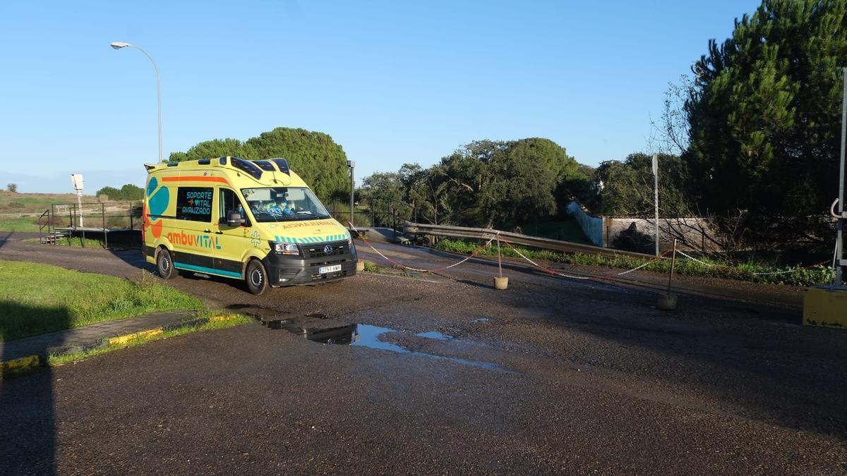 VÍDEO | Fallece un trabajador de 40 años atrapado en una prensa en el ecoparque de Badajoz