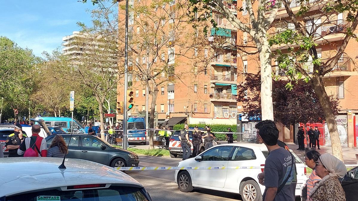 Un muerto en un tiroteo al lado de la parada de metro de Maresme Fòrum de Barcelona