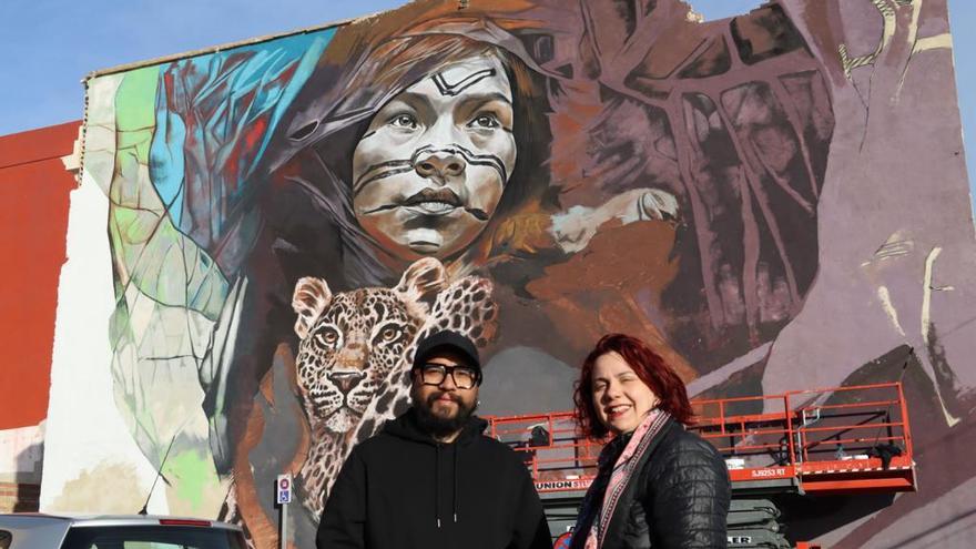 Felipe Pincel viste el parking de la calle San Nicolás de Torrent con una espectacular mural