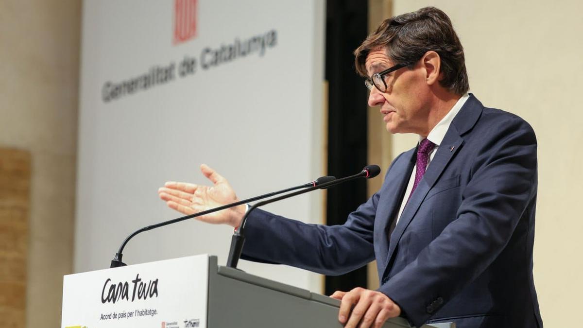 Salvador Illa valora la firma del convenio sobre la cesión del patrimonio de la antigua Sareb, tras firmar el protocolo con la ministra de Vivienda y Agenda Urbana, Isabel Rodríguez.