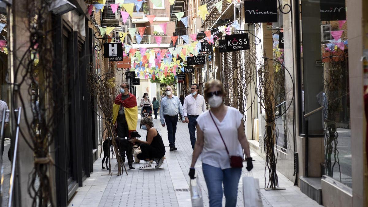 Vecinos de Murcia aprovechan para hacer compras