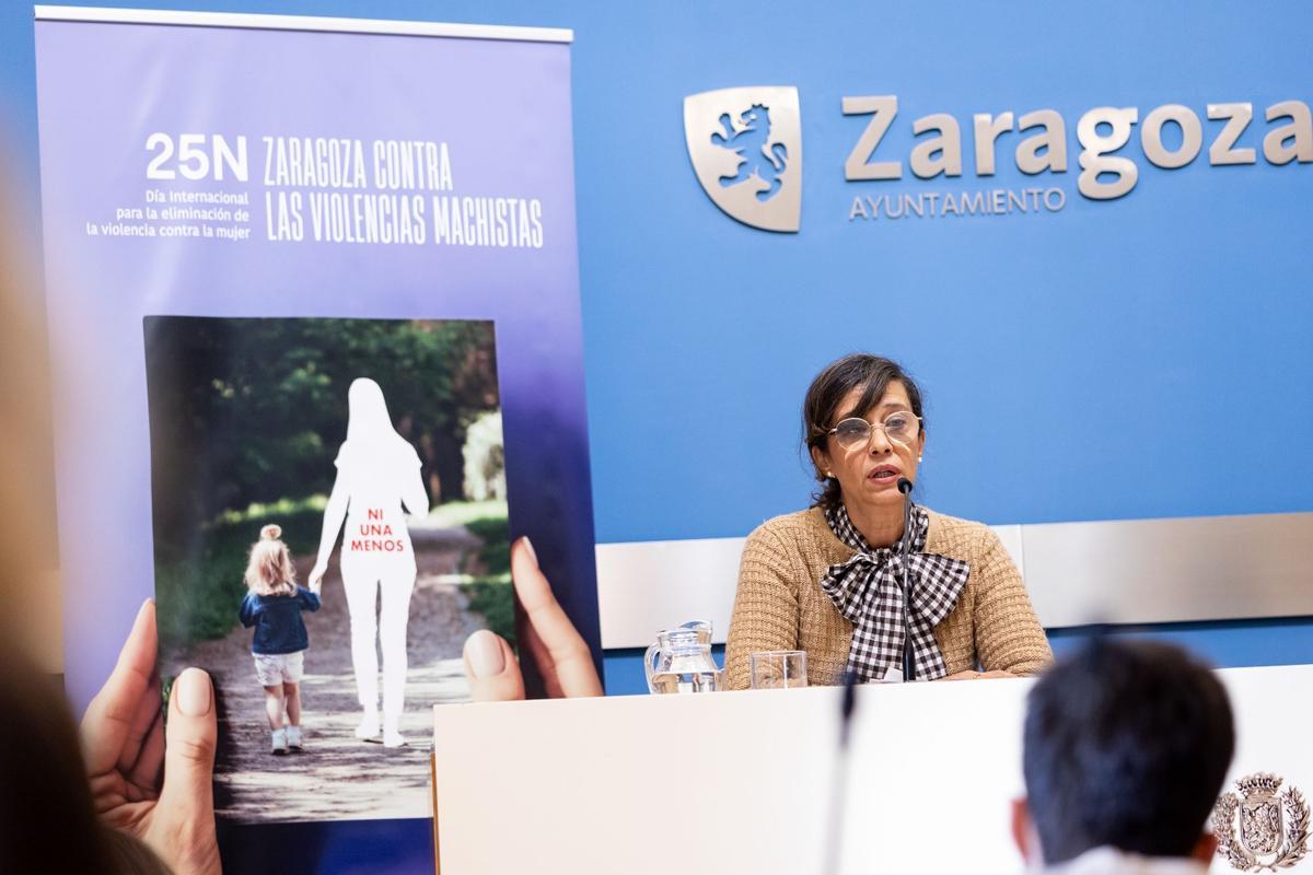 La concejala Marian Orós, este martes en una ruenda de prensa en el ayuntamiento.