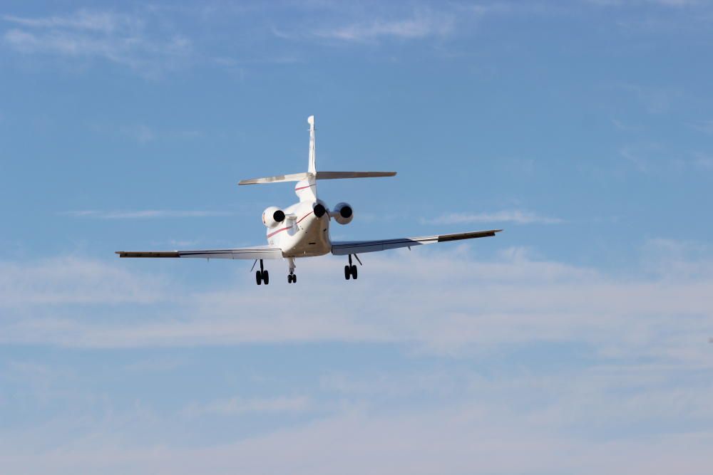 Llegada del primer avión al aeropuerto de Corvera