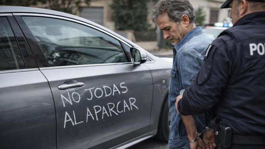 Detenido un hombre de 62 años por rayar en un coche la frase: 