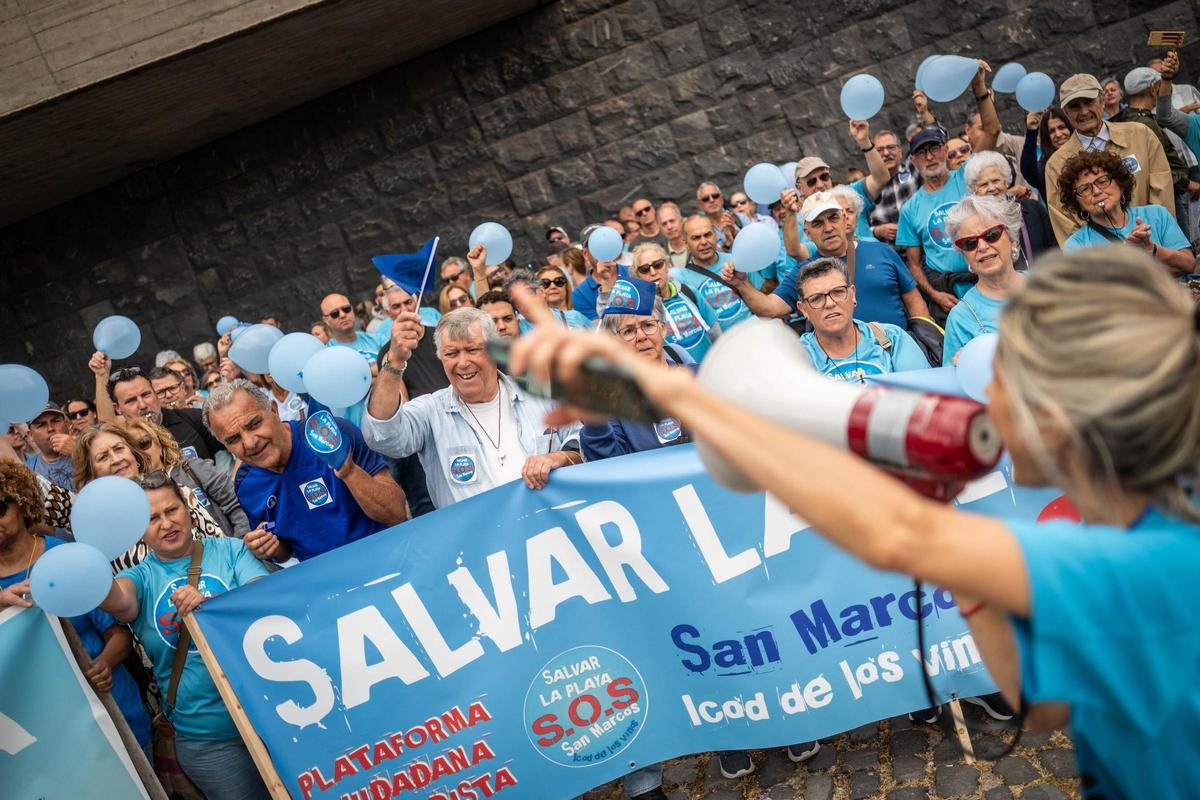 Manifestación de la plataforma ciudadana SOS Playa de San Marcos