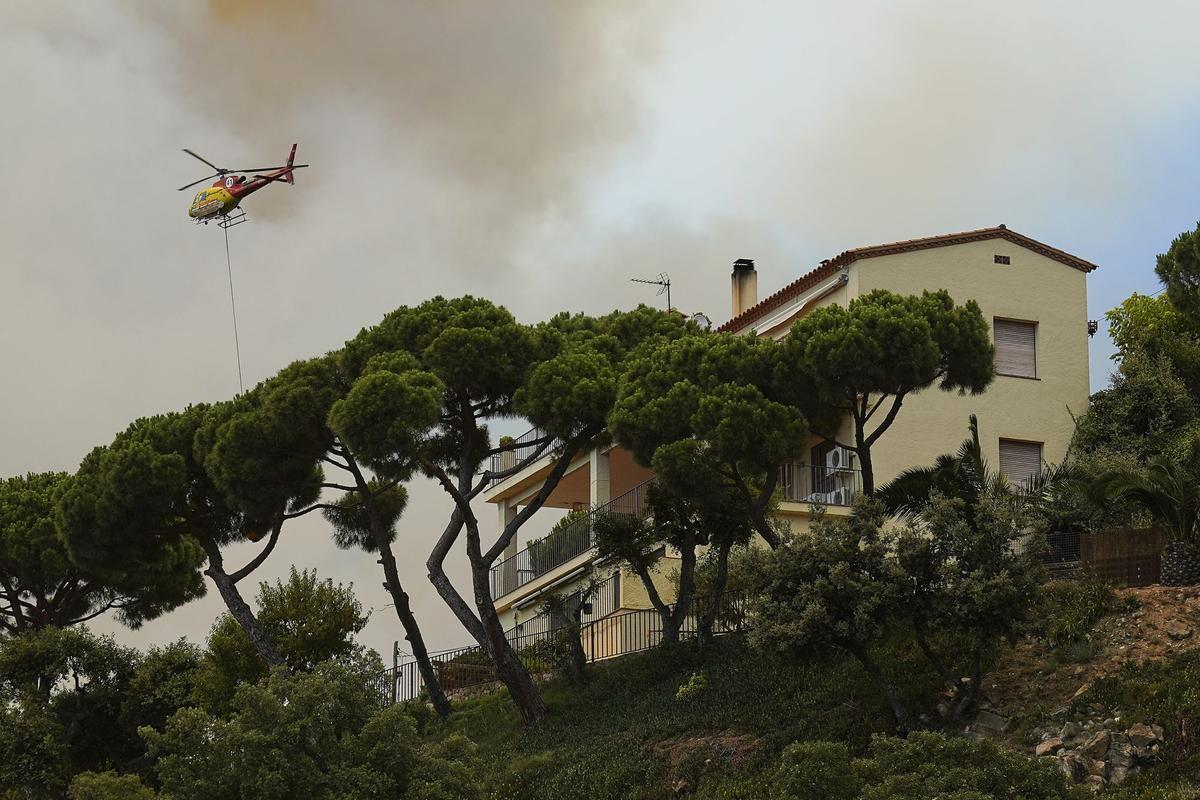 Incendio forestal en Castell d’Aro y Santa Cristina d’Aro