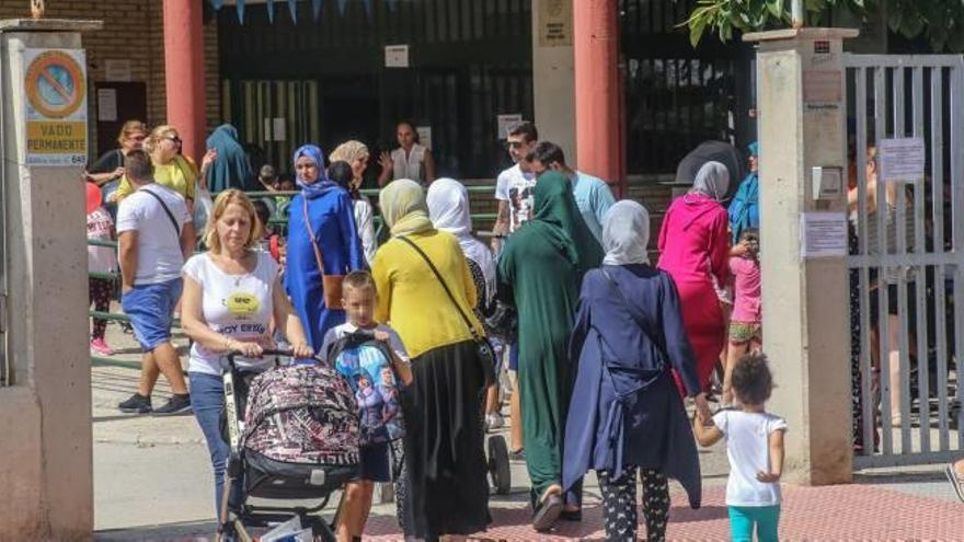 Al menos 75 padres de Almoradí y Crevillent solicitan matricular a sus hijos en Religión Islámica