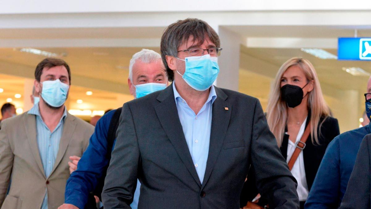 Carles Puigdemont, a su llegada al aeropuerto de L'Alguer