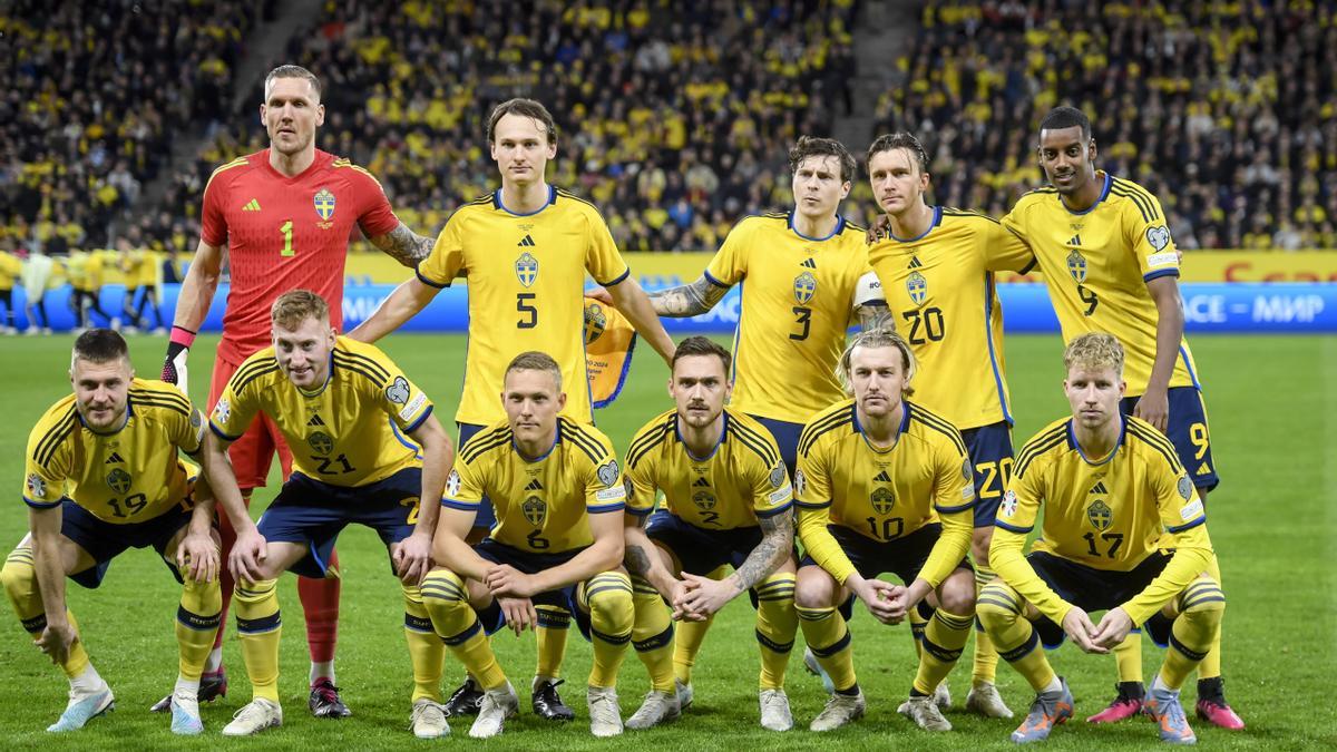 El mallorquinista Augustinsson, con el número 6, se tuvo que retirar lesionado en el partido Suecia-Bélgica.