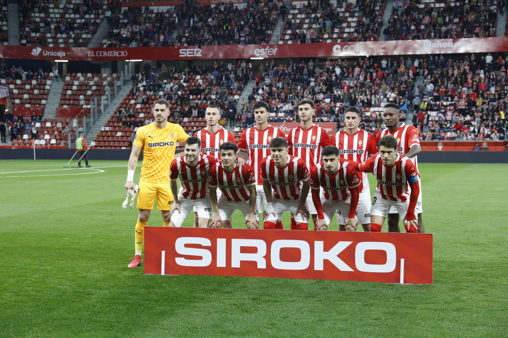 EN IMÁGENES: El Sporting - Tenerife disputado en El Molinón