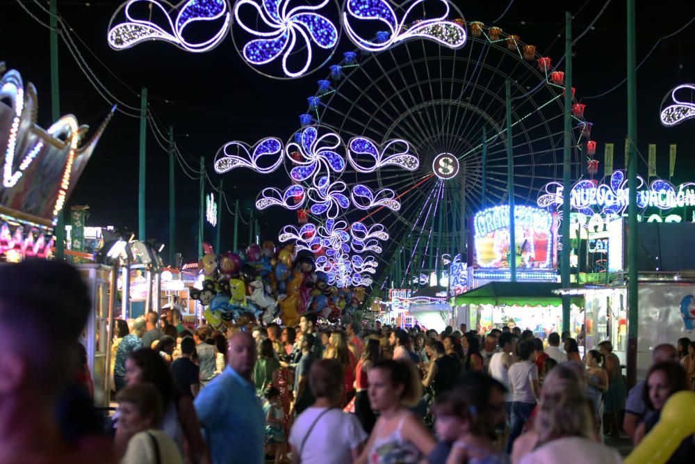 Encendido del alumbrado del Real de la Feria 2017