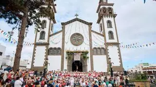Los escolares de la Villa de Moya realizan la aportación solidaria con motivo de las fiestas de San Antonio