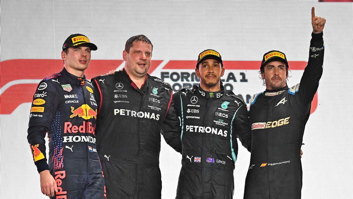 Alonso, Verstappen y Hamilton, en el podio del GP de Catar 2021