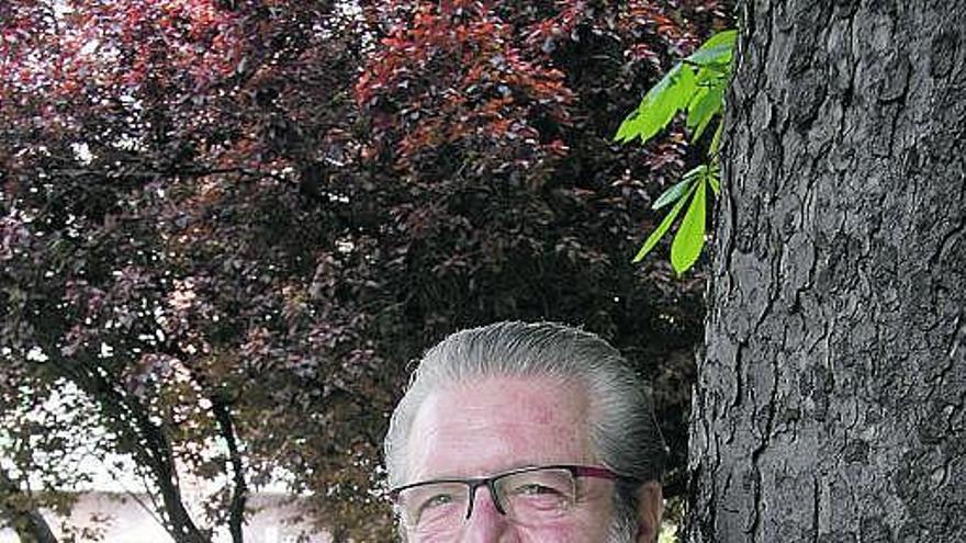 José Ramón Fernández Costales, en el paseo de Begoña.