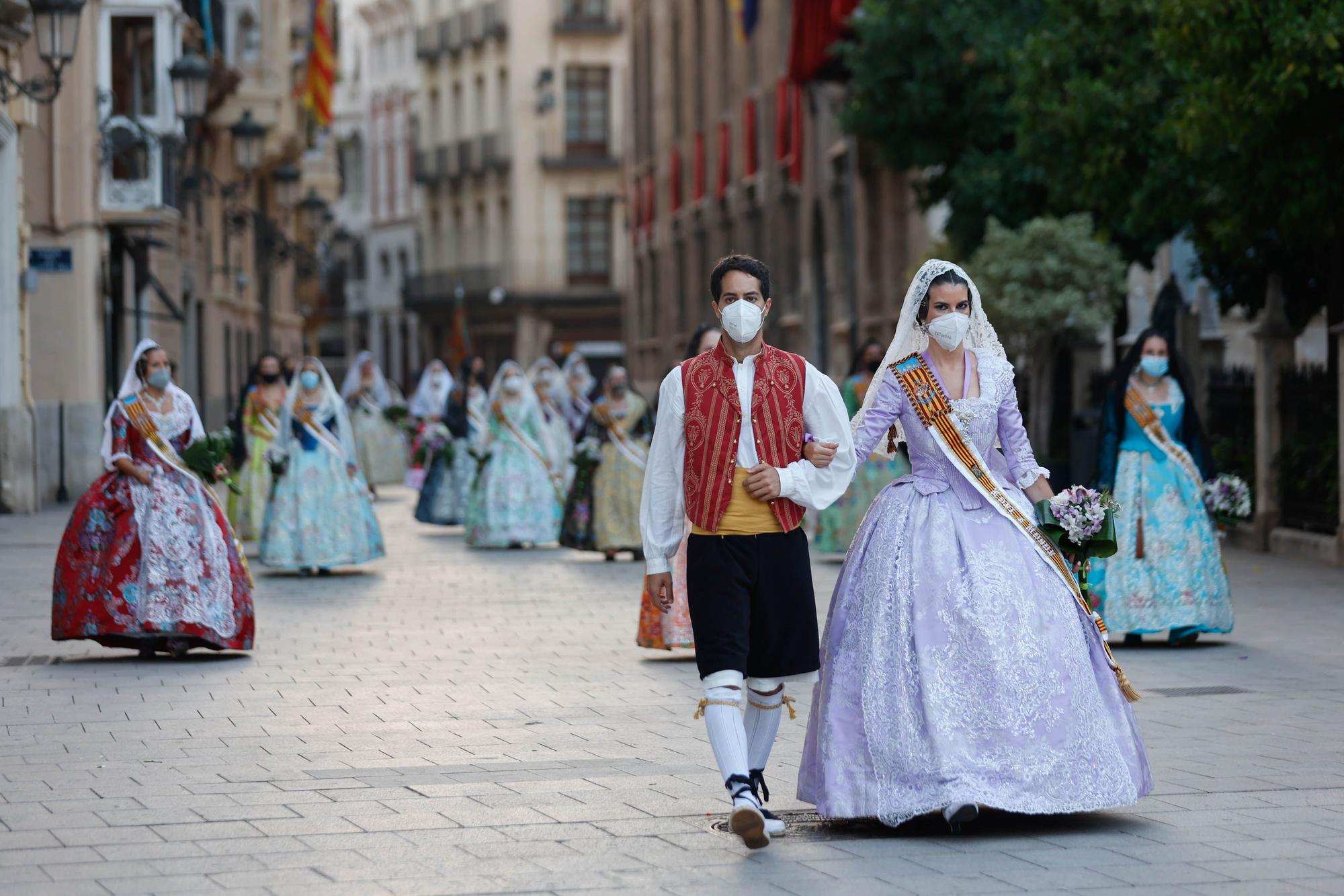 Búscate en el segundo día de Ofrenda por la calle de Caballeros (entre las 20.00 y las 21.00 horas)