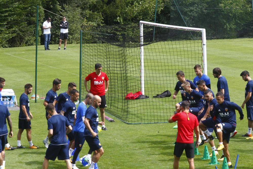 Alemany y Murthy, atentos al entrenamiento