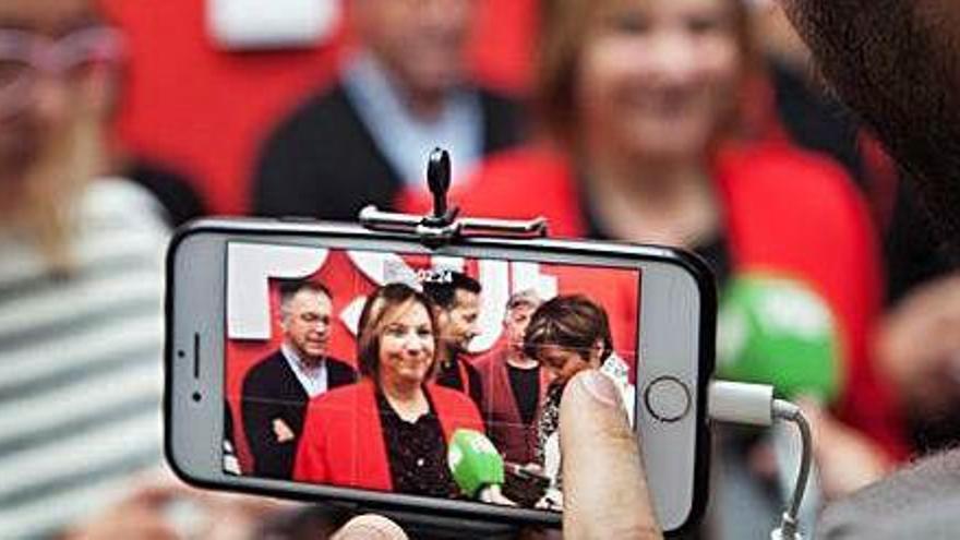 Patricia Abascal, de nuevo senadora en sólo seis meses, capturada en un móvil en la sede del PP.