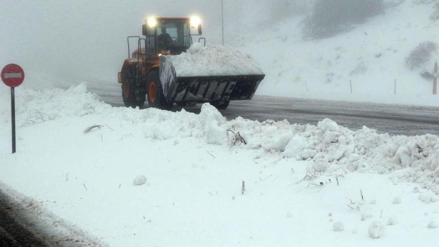 El tiempo en Asturias: La región entra en alerta mañana por nevadas, lluvias y oleaje