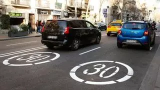 Cortes de tráfico: Barcelona pavimentará este fin de semana toda la calle de Sants y de Creu Coberta