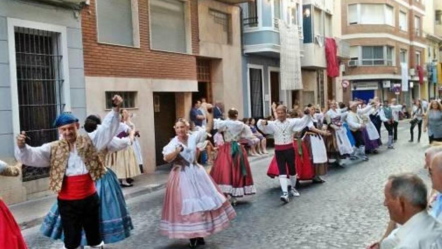 Sueca rescata bailes y tradiciones que fueron prohibidas hace 1 siglo