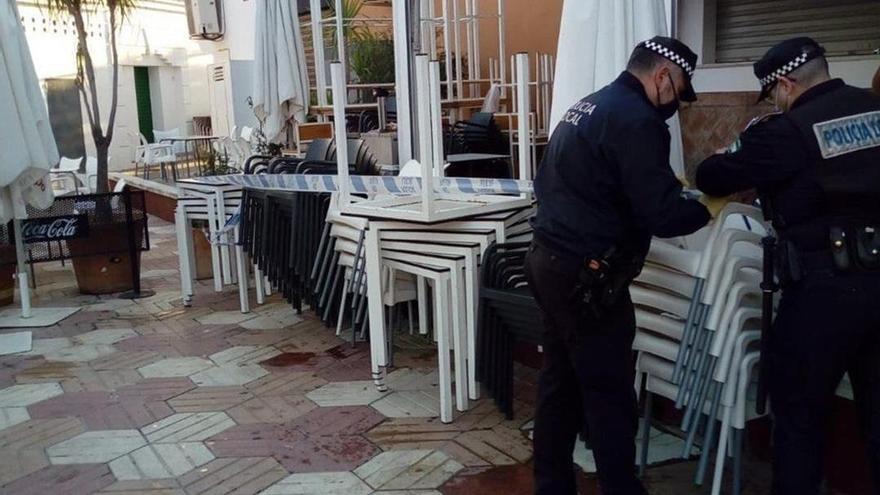 Desescalada en Córdoba: la Policía Local sigue retirando veladores por incumplir las restricciones