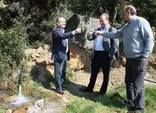 2014: Plantean el envasado de las aguas de As Lombas en botellas con motivos vikingos