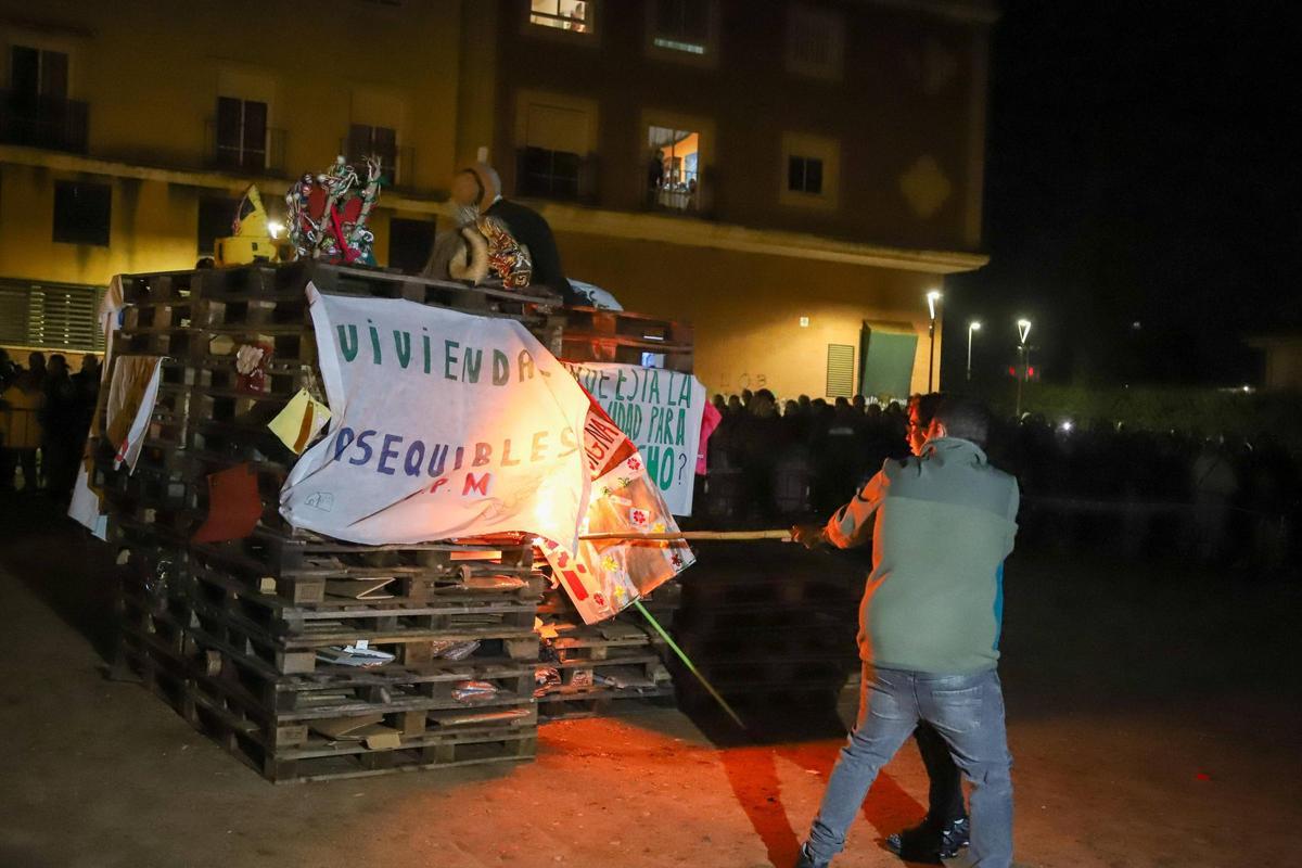 Fotogalería | Las Candelas abren la programación del Carnaval de Badajoz 2026