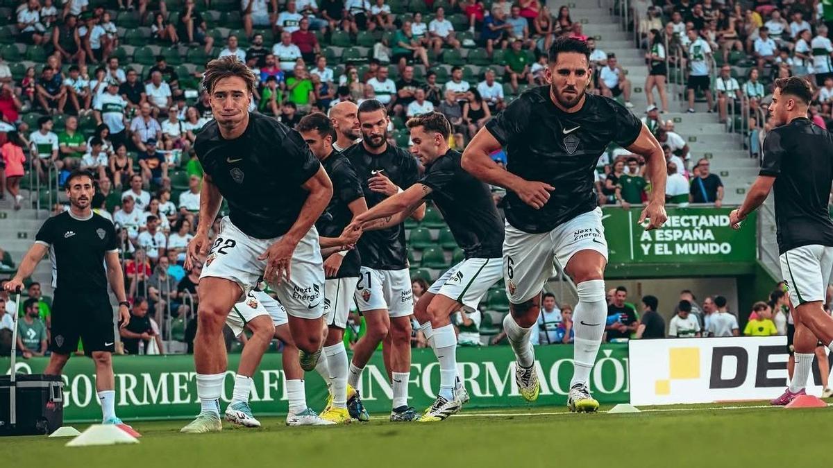 El entrenamiento del Elche este martes, sin centrales