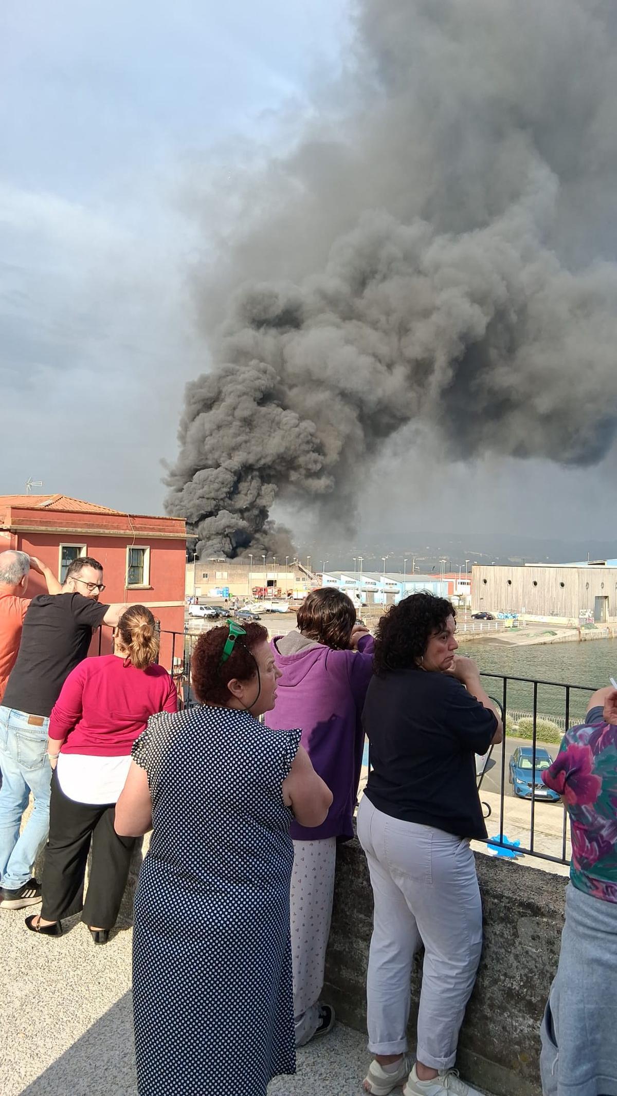 Expectación en Sada por el incendio