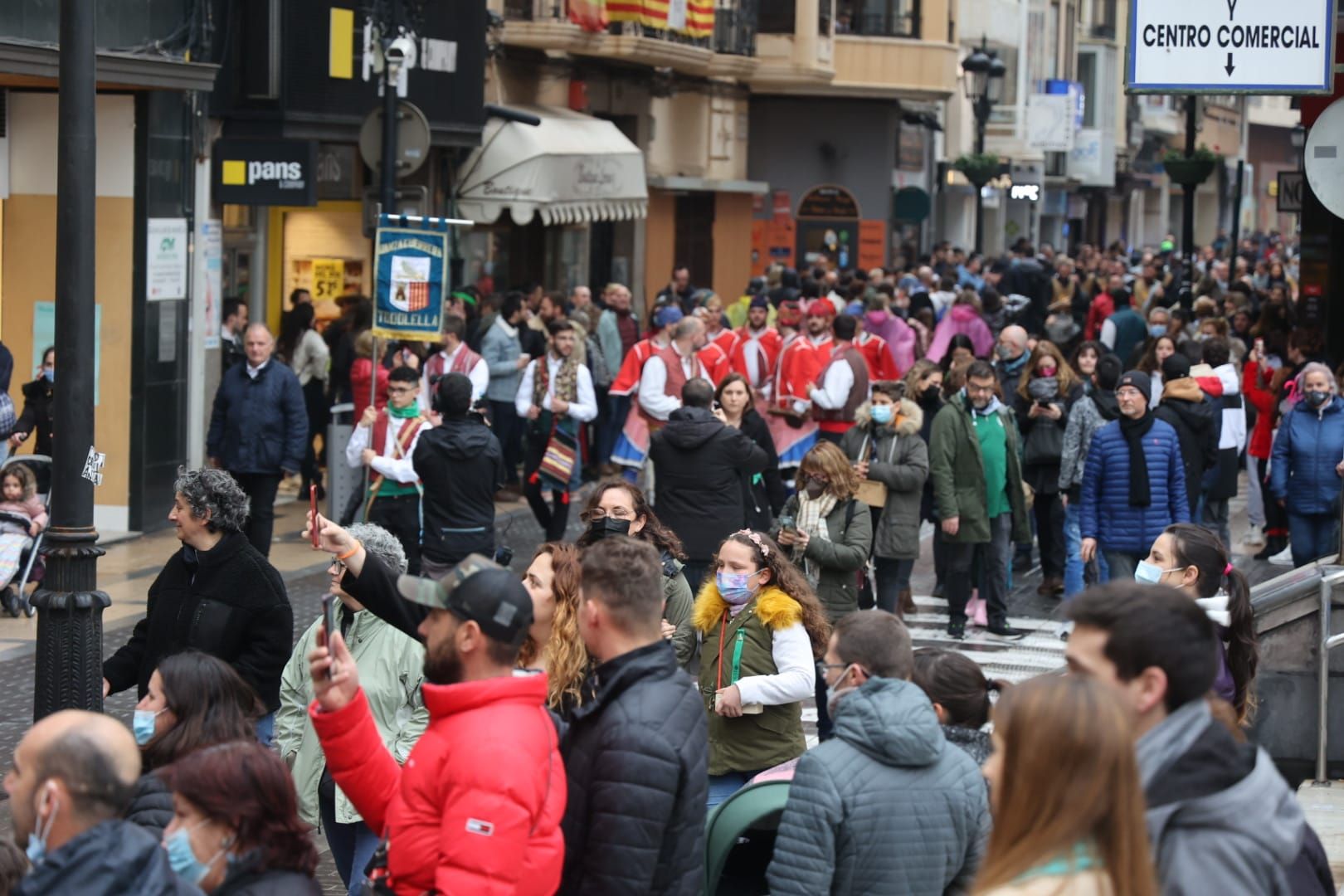 IMÁGENES | Así ha sido el desfile alternativo al Pregó de los entes vinculados