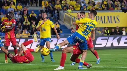 Acción del partido entre Las Palmas y Getafe