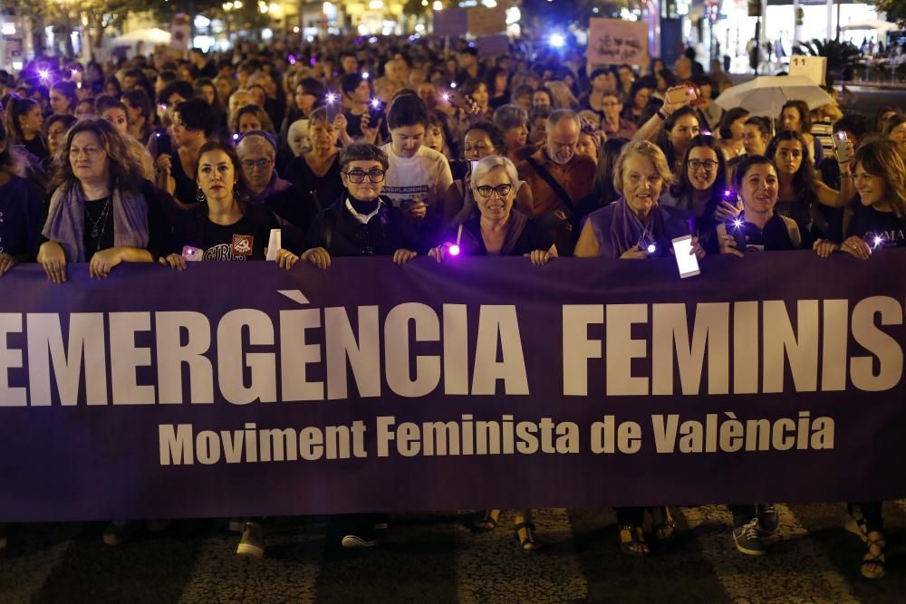 Manifestación en València por la emergencia feminista contra el maltrato