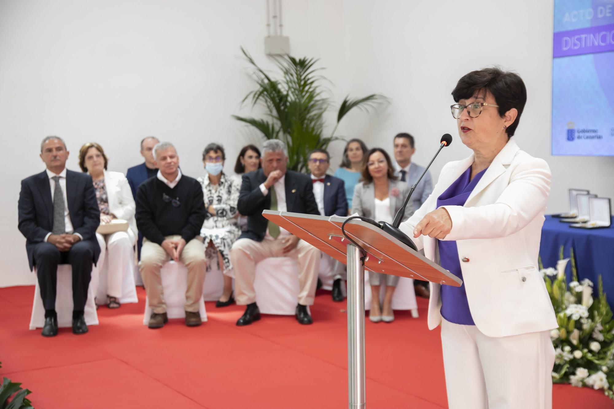 Educación entrega las distinciones Viera y Clavijo a docentes de enseñanza no universitaria de Canarias