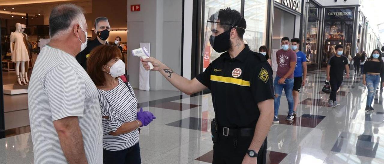 El TSJCV declara legal que los vigilantes tomen la temperatura a los trabajadores