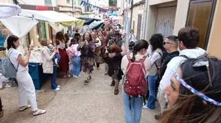 FOTOS | Los escolares de Capdepera visitan el mercado medieval