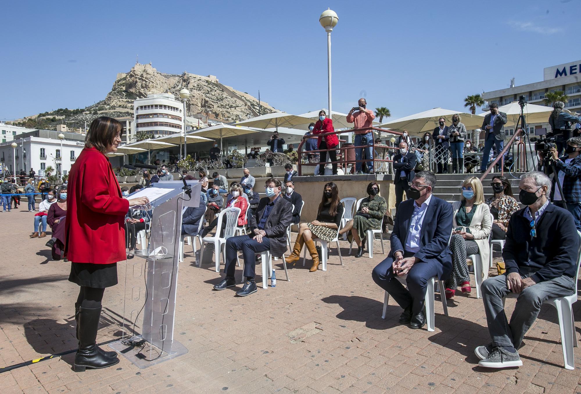 Homenaje a las víctimas de la Guerra Civil en el puerto de Alicante