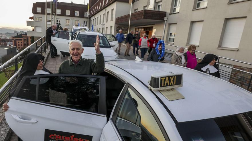 Una carrera con mucha estrella para los usuarios de un geriátrico del Naranco en Oviedo: &quot;Nos dais la vida&quot;