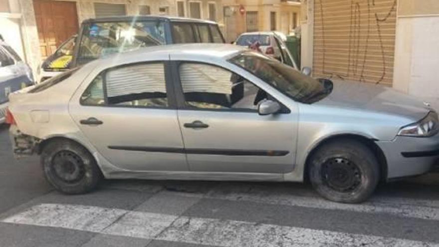 El coche que arrolló a un grupo de jóvenes en Elche.