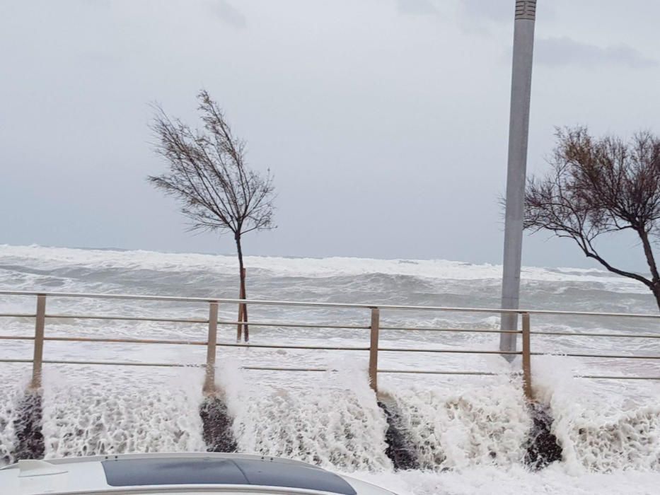 La tormenta Ana provoca vientos de  100km/h y olas de hasta 4 metros