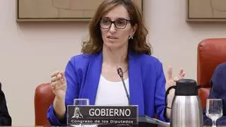 Mónica García sobre el impago a las farmacias: "Hay quien baja impuestos y quien gasta en los pacientes"