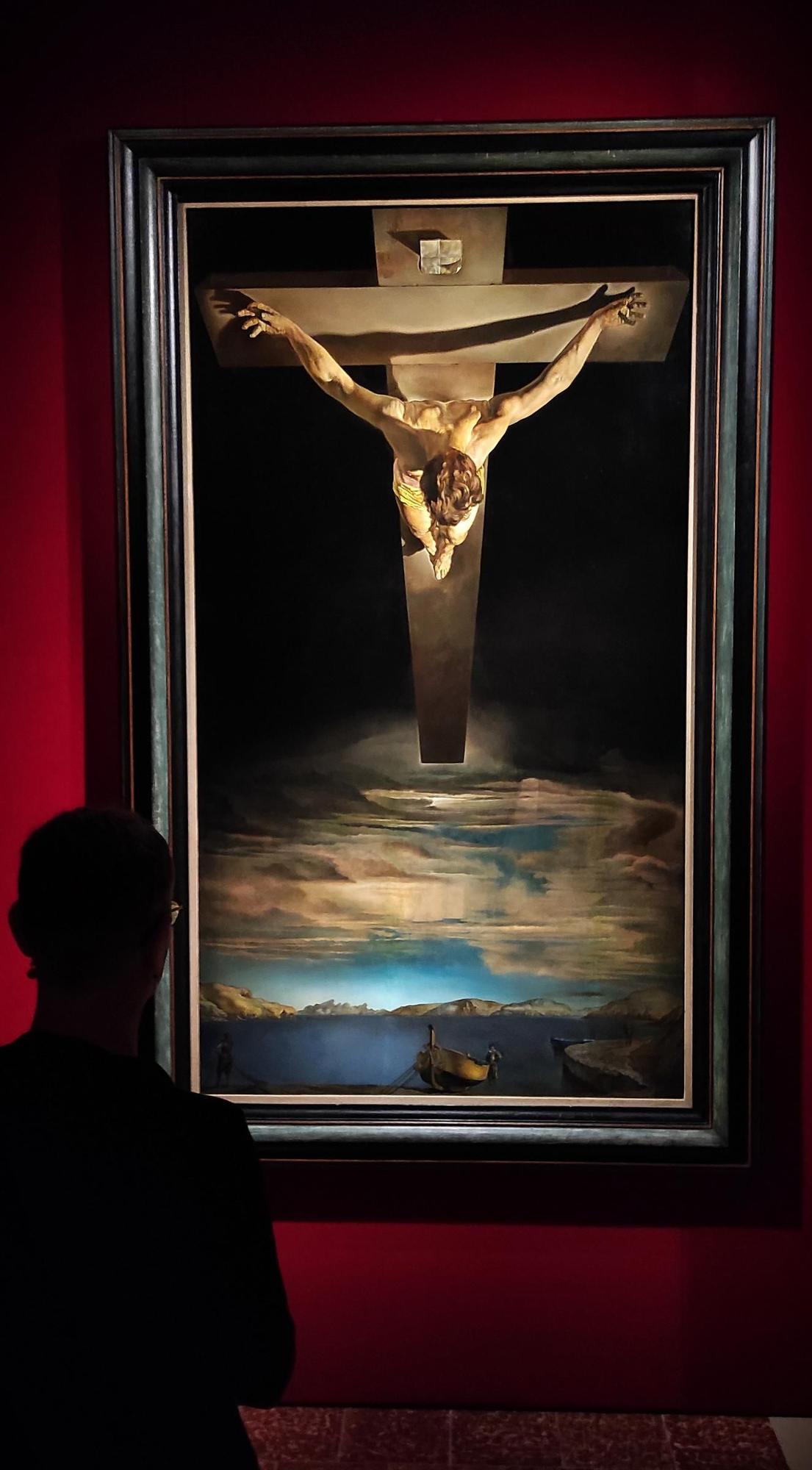 El Crist de Dalí arriba a Figures