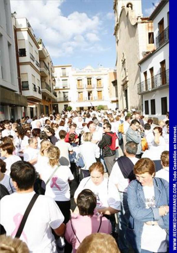 MULTITUDINARIA MARCHA SOLIDARIA CONTRA EL CÁNCER EN LA VILAVELLA