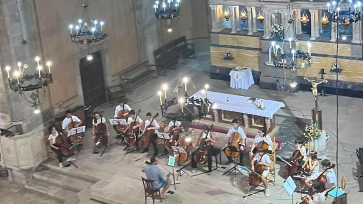El cor i l’orquestra del Campus van actuar a l’església de Santa Maria