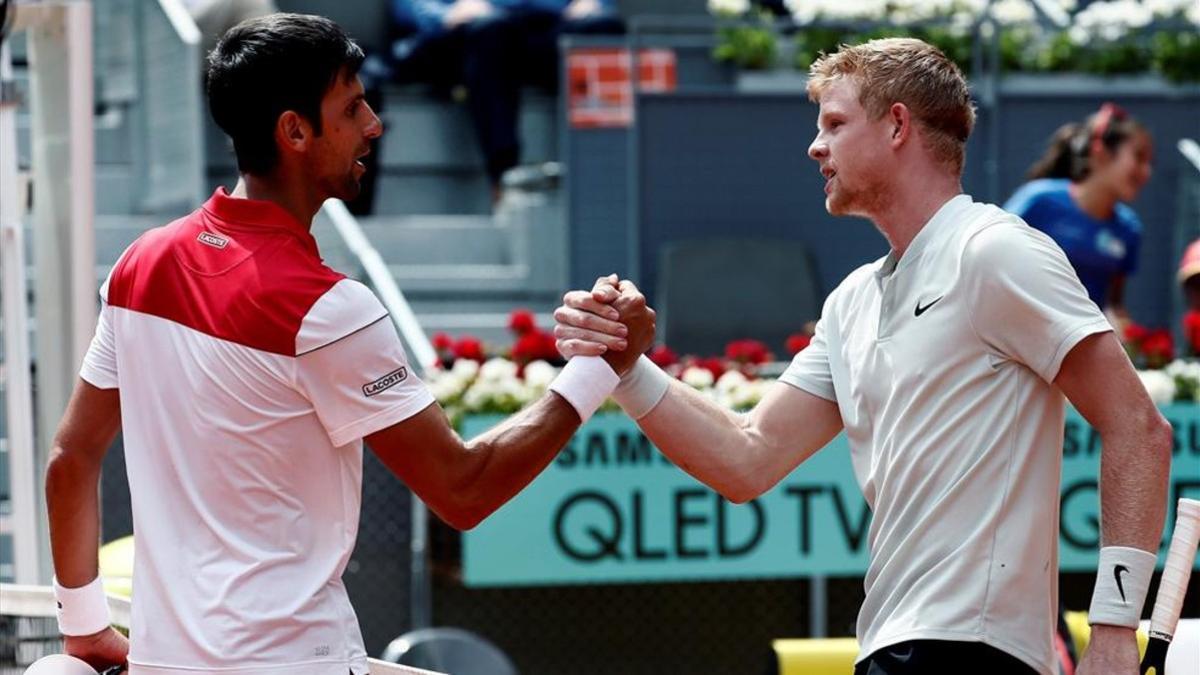 Djokovic felicita a Edmund tras superarle en Madrid