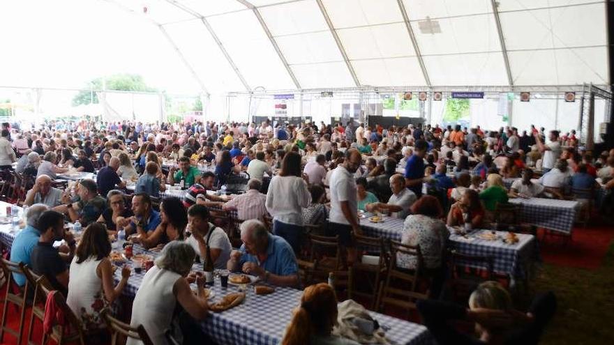 Una vista del recinto de A Estacada, completamente lleno, ayer a mediodía. // Gonzalo Núñez