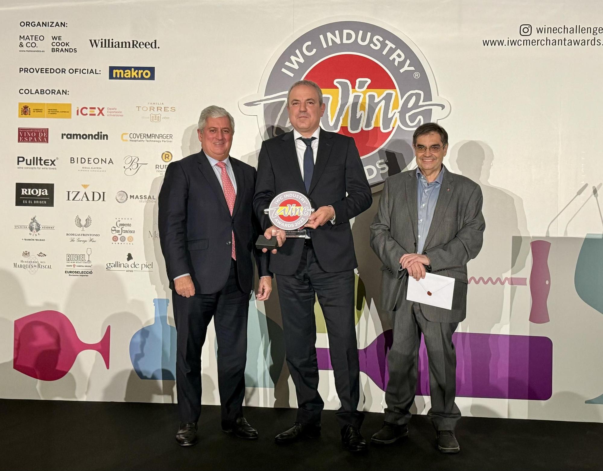 El presidente de la DOP, Francisco José Berroy, recoge su premio.