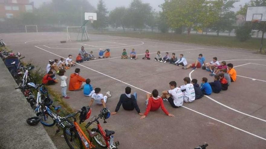 Imagen del inicio de las escuelas de ciclismo de A Estrada.