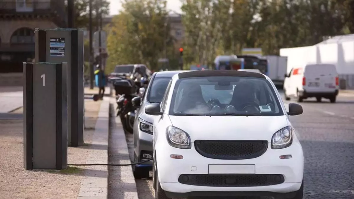 Multas de hasta 400 euros por llevar una bola de remolque en el coche