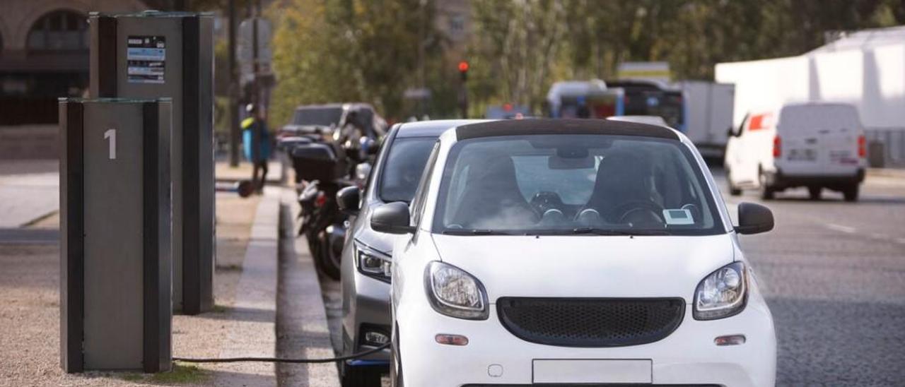 Multas de hasta 400 euros por llevar una bola de remolque en el coche