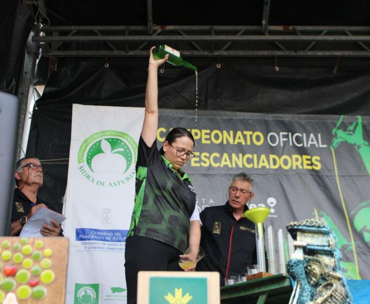 El concurso de escanciadores de Requejo.